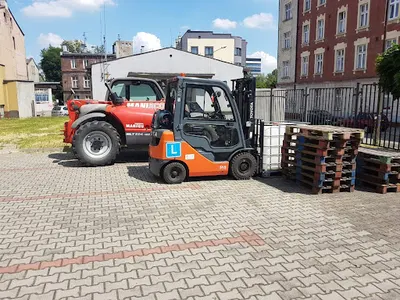 Efekt - kurs na wózki widłowe UDT, ładowarki teleskopowe itp.
